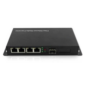 1SFP rauf og 4RJ45 tengi SFP Fiber Media Converter